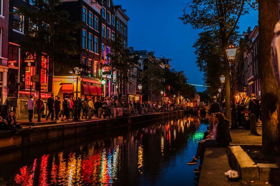 Amsterdam: Off-the-Beaten-Track Neighborhoods Private Tour - De Pijp: canals, cafes, and a multicultural street-life mood
