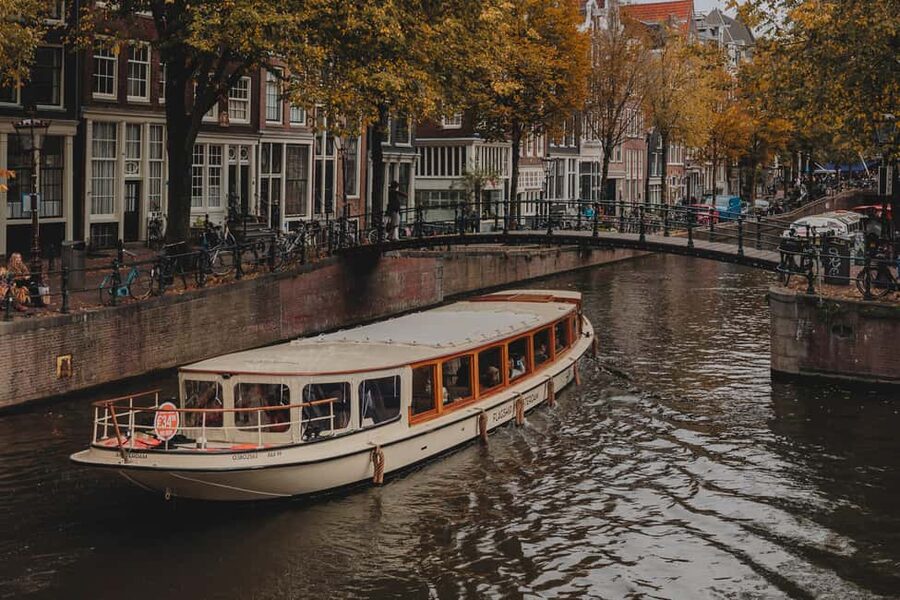 Amsterdam: Open Boat Cruise option Unlimited Drinks & Bite - Photos and Sightseeing: How to Get the Best Views From the Water