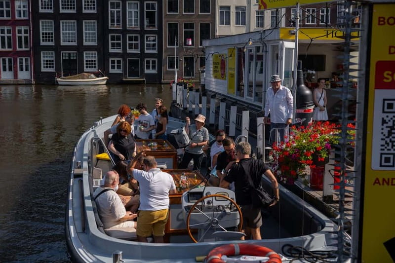 Amsterdam: Open Boat Tour of Canals with Expert Local Guide - Key things to love on this Amsterdam open-boat canal cruise