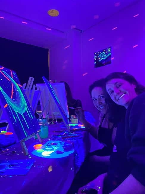 Amsterdam: Paint and Sip in the Dark at Rembrandt van Wine - The 2-hour flow: what you do during the session