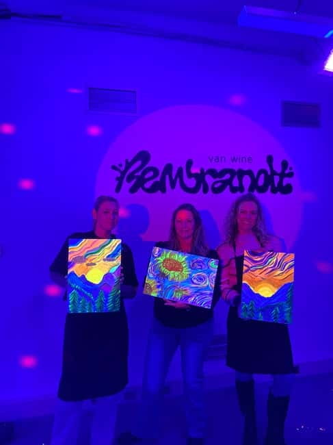 Amsterdam: Paint and Sip in the Dark at Rembrandt van Wine - What is actually included, and how that affects your value