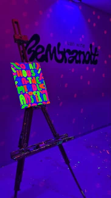 Amsterdam: Paint and Sip in the Dark at Rembrandt van Wine - Getting there and meeting your host at the door
