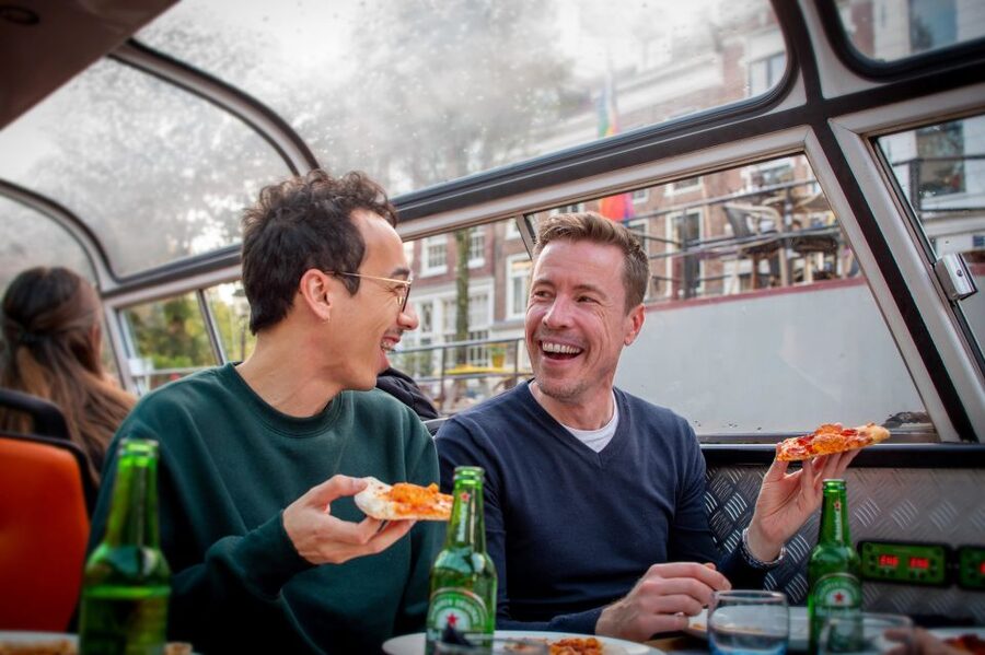 Amsterdam: Pizza Cruise with New York Pizza & Drinks - Unlimited Drinks, Real Service, and the Vibe on Board