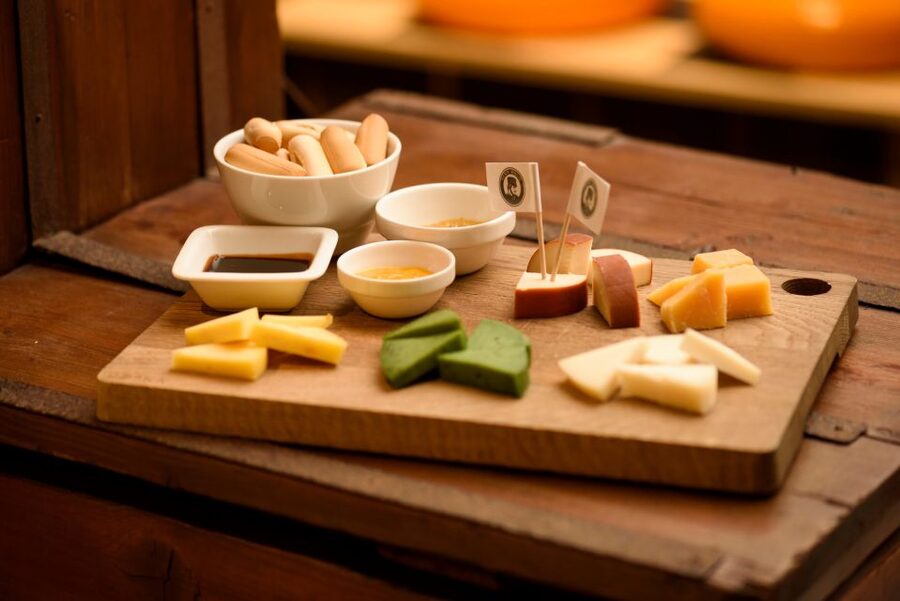Amsterdam: Premium Henri Willig Cheese Tasting Experience - 10 Gouda samples, three dips, and mustard: what each bite teaches