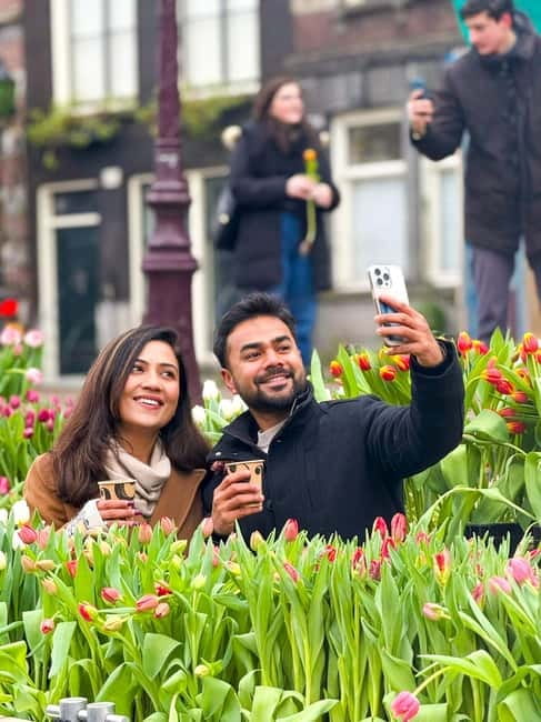 Amsterdam: Premium Tulip Boat Canal Tour - The English Live Guide Factor, and Why That Makes It Worth Doing