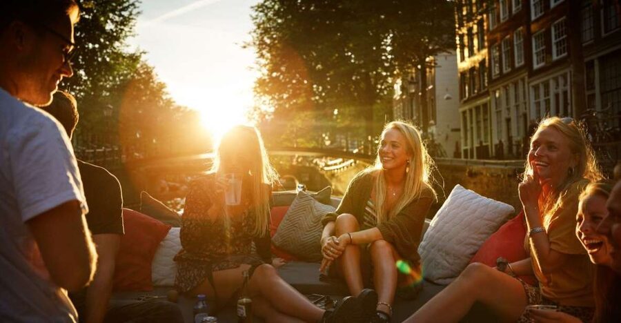 Amsterdam: Private BBQ Cruise with Personal Chef & Drinks - Should you book the Amsterdam private BBQ cruise?