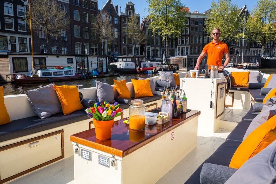 Amsterdam: Private BBQ Cruise with Personal Chef & Drinks - Who this cruise suits best (and who might skip it)