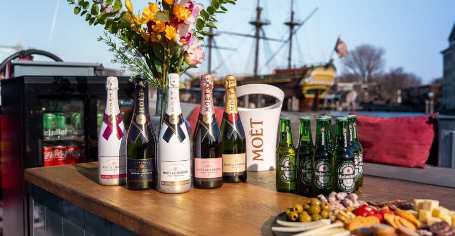 Amsterdam: Private Canal Cruise with Drinks and Snacks - Why Amsterdam canals feel better from a private boat