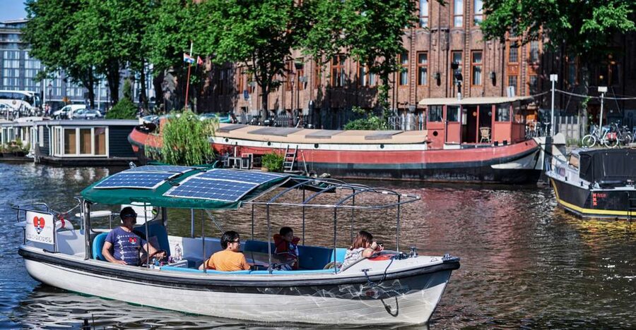Amsterdam: Private Canal Tour - Getting There: Finding the Light-Blue Boat Without Stress