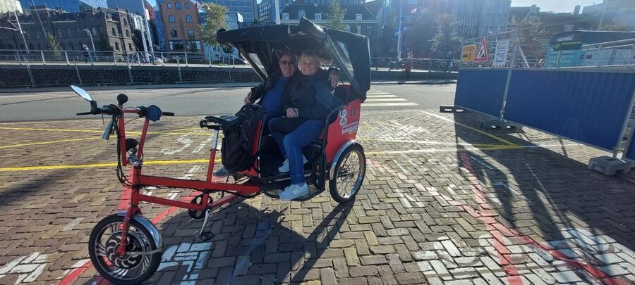 Amsterdam: Private City Highlights Tour by Rickshaw - Why pedicabs make sense for Amsterdam highlights