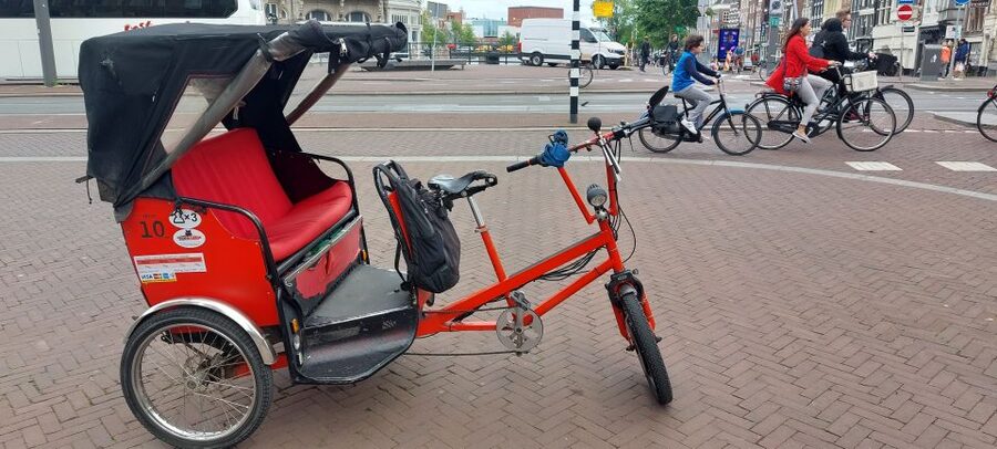 Amsterdam: Private City Highlights Tour by Rickshaw - Vondelpark, De Gooyer Windmill, and Rembrandt House on the 2-hour loop