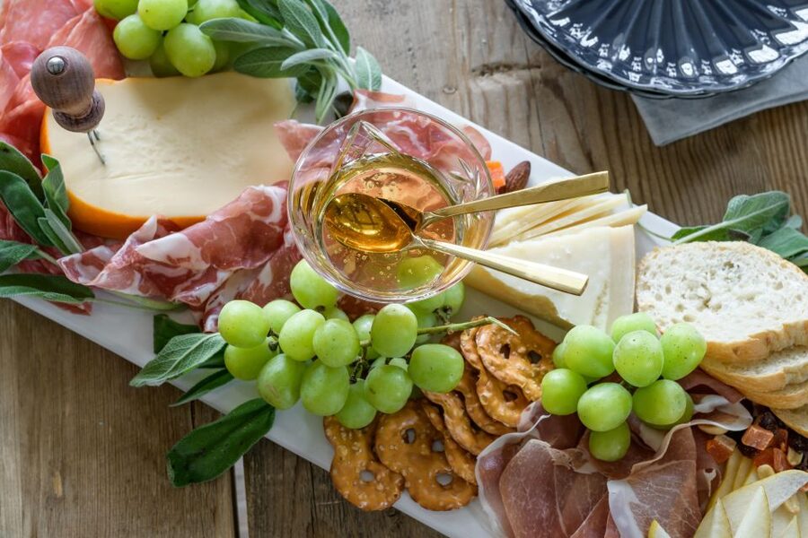 Amsterdam: Private Cruise with Drinks & Optional Snacks - Unlimited Drinks Change the Mood (and the Value)