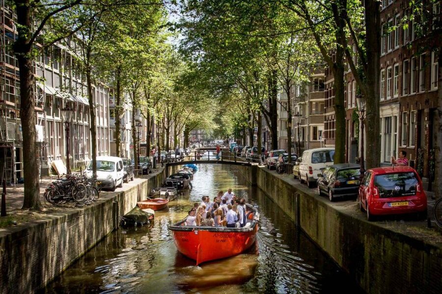 Amsterdam: Private Cruise with Drinks & Optional Snacks - What Your Local Skipper Teaches You About Amsterdam Canals