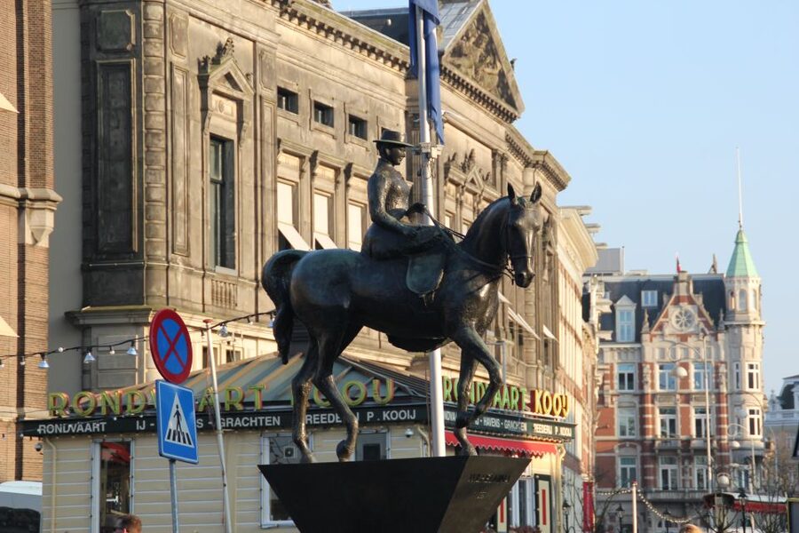 Amsterdam: Private Hidden Gems Discovery Tour - A private 2-hour route through Amsterdam’s real mix of scenes