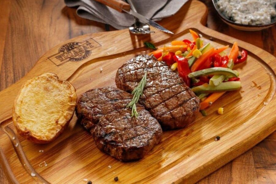 Amsterdam: Private Luxury Cruise with BBQ and Drinks - The Canal Route: Red Light District, Amstel River, and Main Sights