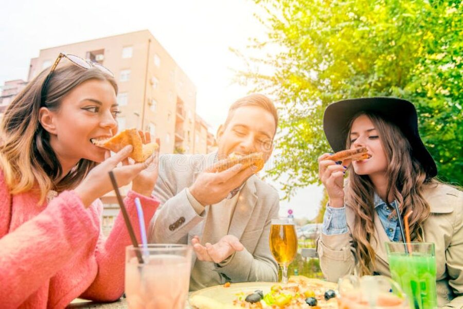 Amsterdam: Private Luxury Cruise with Pizza and Drinks - The pizza and drink plan: how this tour stays fun even when commentary varies