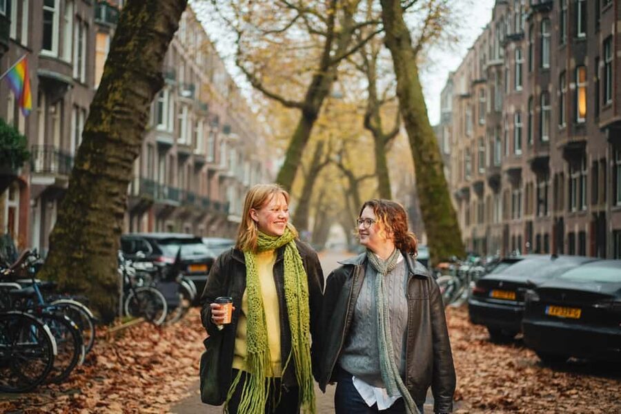 Amsterdam: Private Photoshoot for Couple, Family, or Solo - Choose Your Photo Style: Candid, Artistic, or Classic