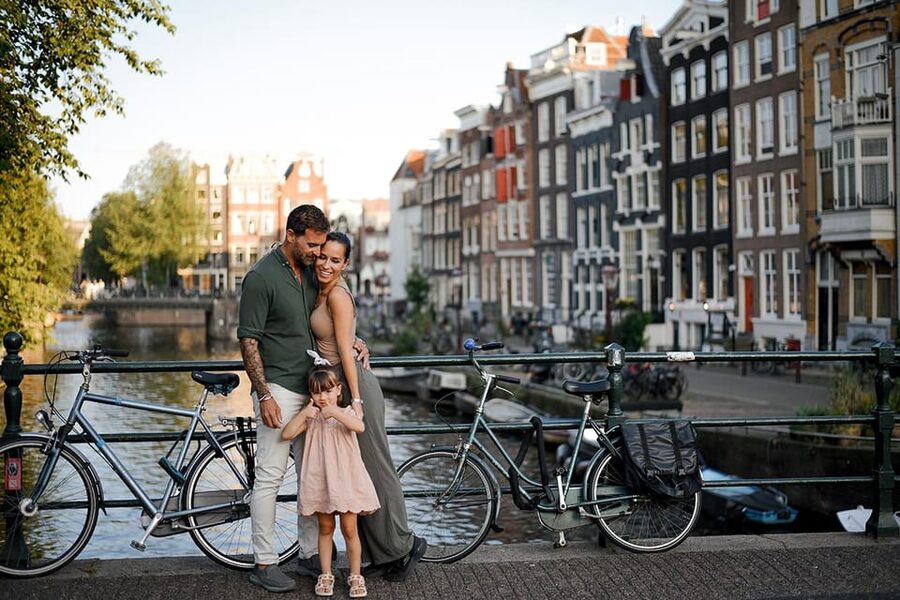 Amsterdam: Private Photoshoot in iconic locations - The 40-minute plan: iconic corners, minus the wasted time