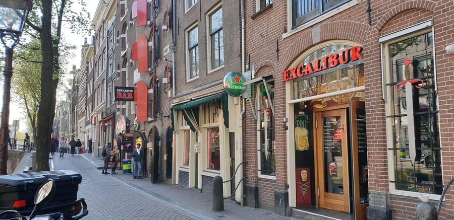 Amsterdam: Private Red Light District Tour in Spanish - Key highlights to look for