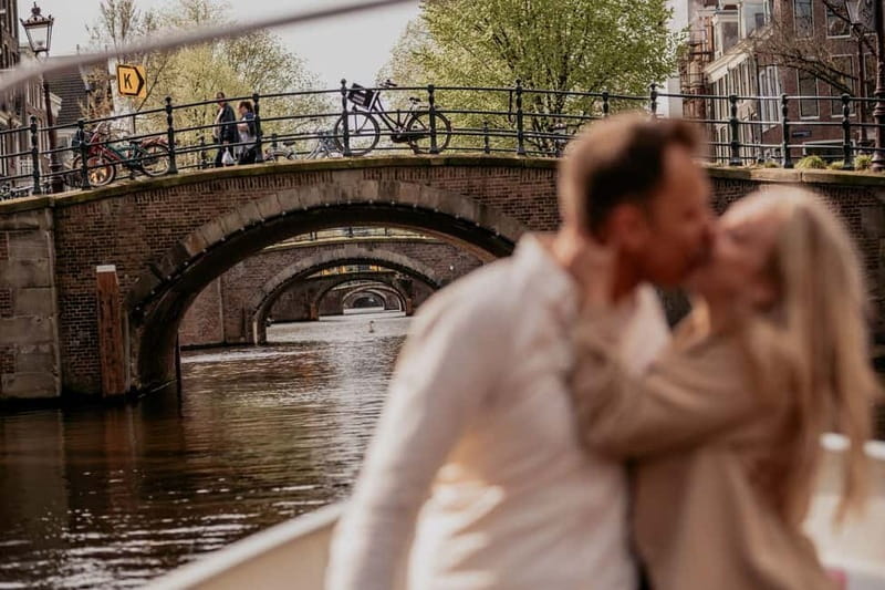 Amsterdam: Private Romantic Canal Cruise w. Prosecco/Snacks - Key highlights to look for