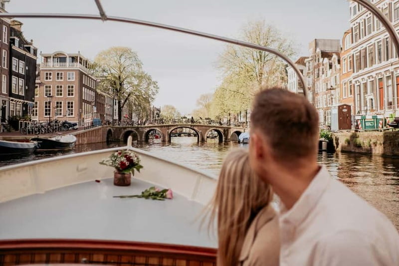 Amsterdam: Private Romantic Canal Cruise w. Prosecco/Snacks - Comfort upgrades that make a short cruise feel worth it