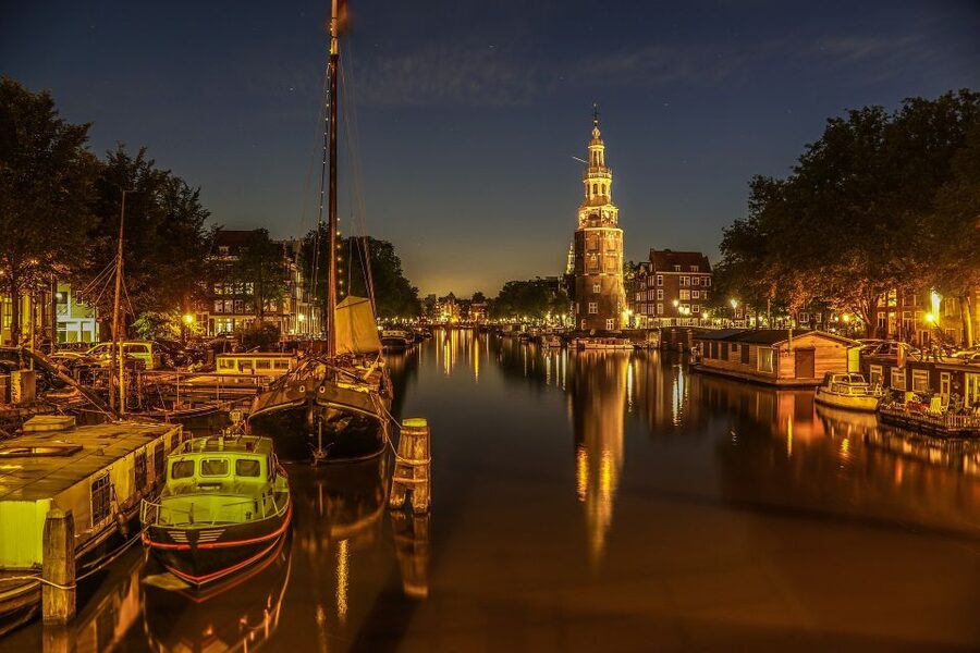 Amsterdam: Private Romantic Evening Boat Tour with Prosecco - Getting started at Keizersgracht 401 without stress