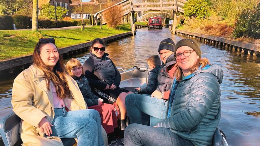 Amsterdam: Private Tour Giethoorn, Zaanse Schans Local Guide - Giethoorn, The Venice of the North: Canal Cruise and Time to Wander