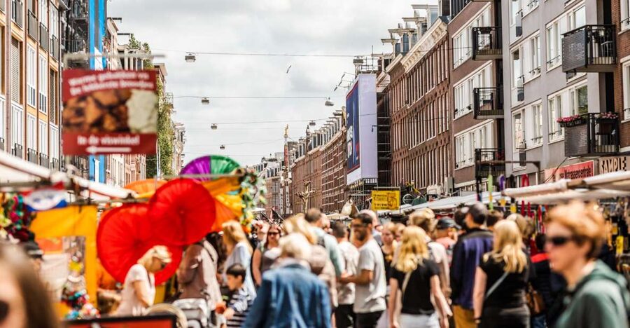 Amsterdam: Private Walking Tour of Jordaan & De 9 Straatjes - Coffee at a Cobblestone Café, and the Value of Local Restaurant Tips