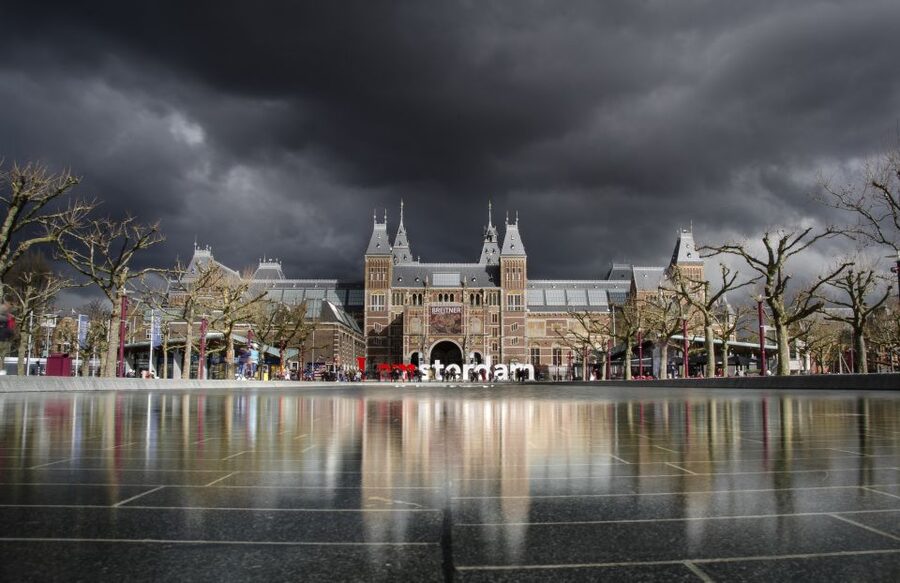 Amsterdam Private Welcome Tour with a Local Guide - Getting around Amsterdam: the tips you’ll use the same day