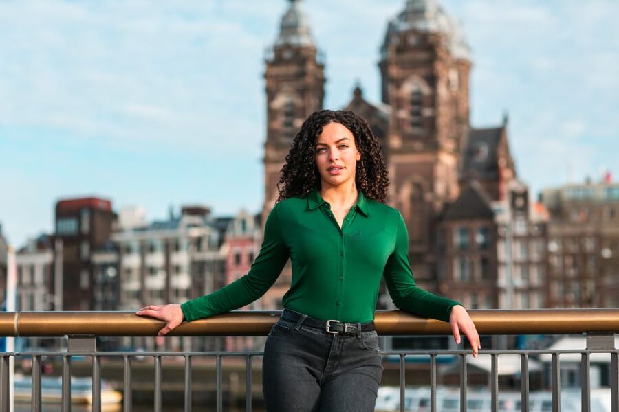 Amsterdam: Professional photoshoot at Centraal Station - Who this is best for, and who might want a different format