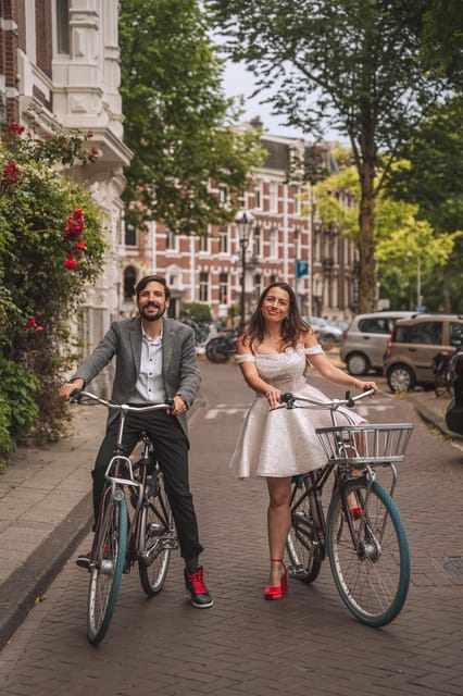 Amsterdam: Professional Photoshoot at the Canals - Brouwersgracht Photo Stop: Canal Houses, Bridges, and Cobblestones