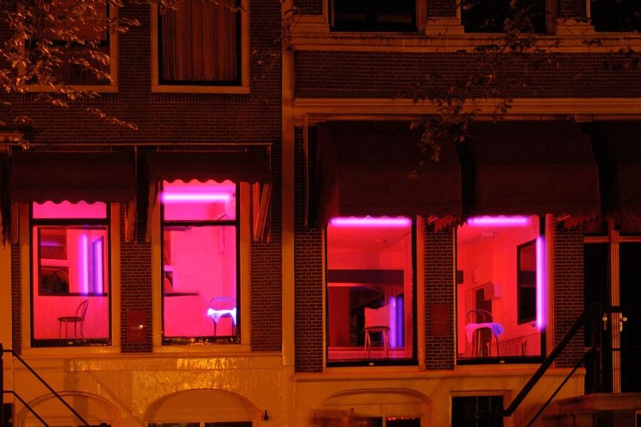 Amsterdam: Red Light District 1-hour Smartphone Audio Tour - Walking route: Oude Kerk and Belle, seeing the district through older Amsterdam
