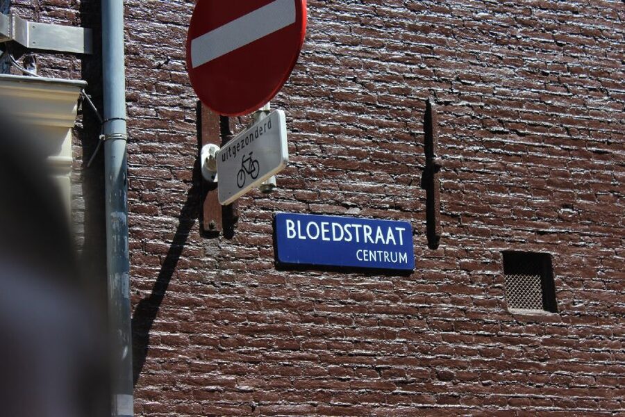 Amsterdam: Red Light District 1-hour Smartphone Audio Tour - Ons’ Lieve Heer op Solder, a chapel stop that adds meaning