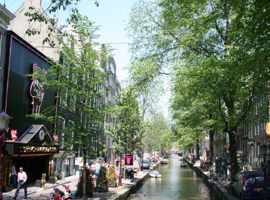 Amsterdam: Red Light District and Coffeeshop tour - Key things to know before you go