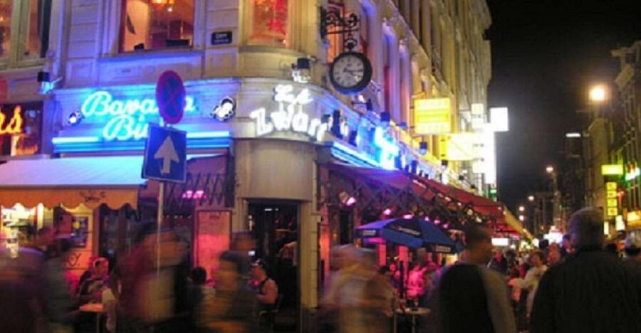 Amsterdam: Red Light District and Local Pub Tour - Why this Red Light District walk feels different than a quick drive-by