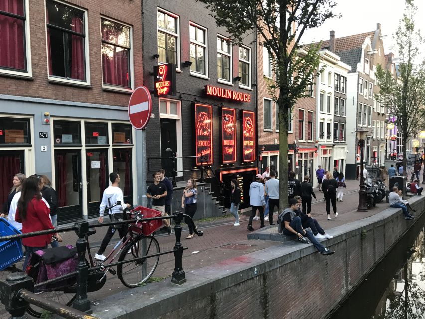 Amsterdam: Red Light District and Local Pub Tour - Where you start: Old Town and Amsterdam’s Chinatown as your setup