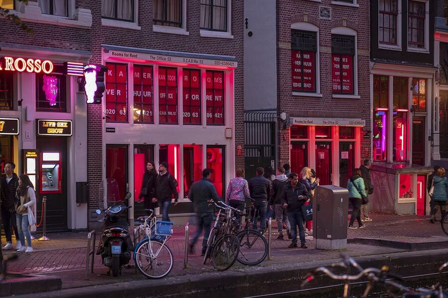 Amsterdam Red Light District and Old Town Walking Tour - Coffee Shops and Smart Shops, Plus the “First” Stops