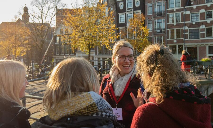 Amsterdam: Red Light District & City Tour German or English - Dam Square to Royal Palace, a Fast Start on Landmarks