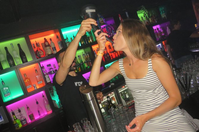 Amsterdam Red Light District Pub Crawl - Group Energy, Crowd Mix, and When the Night Works Best
