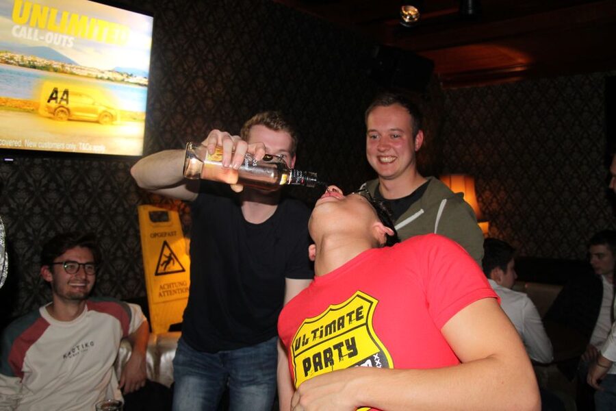 Amsterdam: Red-Light District Pub Crawl and Booze Boat Tour - Practical Tips So You Enjoy It More