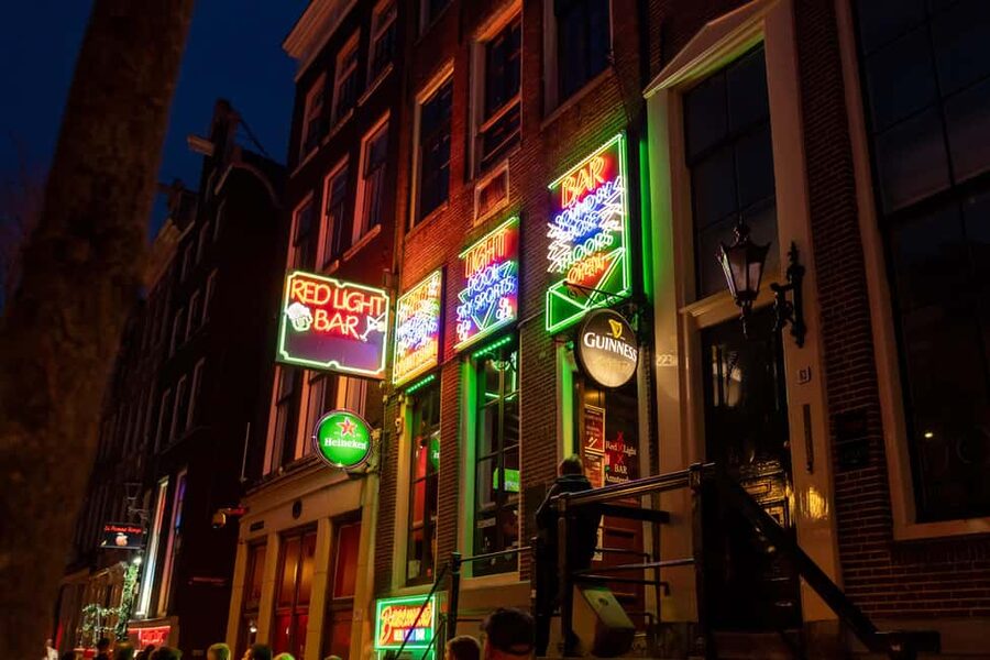 Amsterdam: Red Light District Tour in German/English/Italian - Key highlights that make this tour worth your time