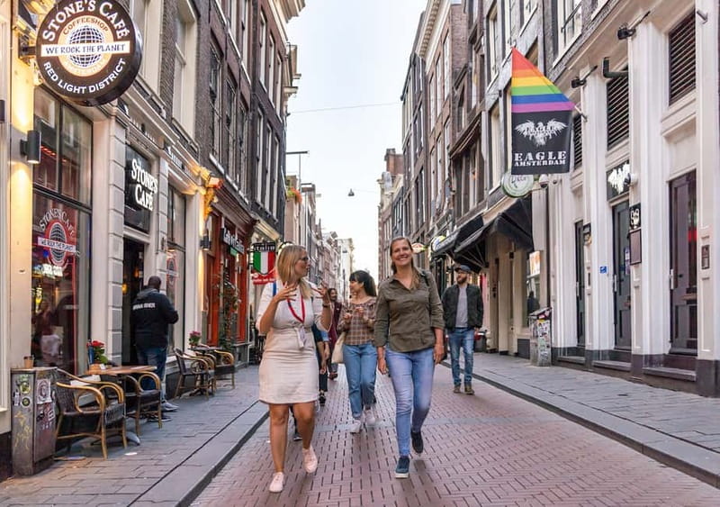 Amsterdam: Red Light District Tour in German/English/Italian - Stop-by-stop guide: how the route builds your understanding