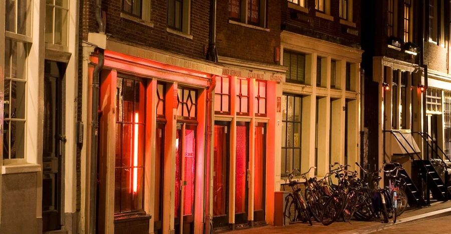 Amsterdam Red Light District tour with a local guide - Why this walk works in Amsterdam’s most sensitive neighborhood
