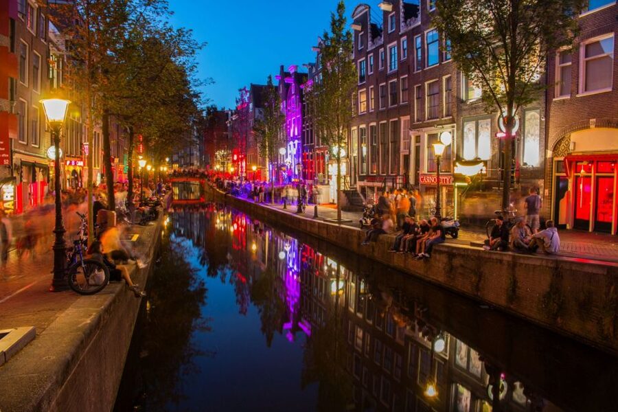 Amsterdam: Red Light District Walking Tour - Zeedijk Street: Old Sailor Streets as Your Starter Context