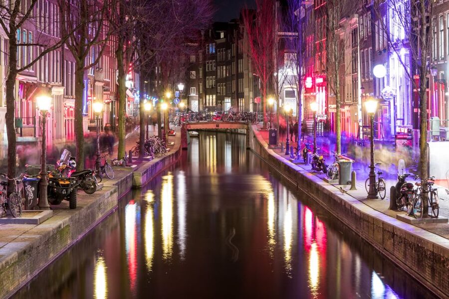 Amsterdam: Red Light District Walking Tour - Crooked Homes, Canals, and an Old Building You Can See