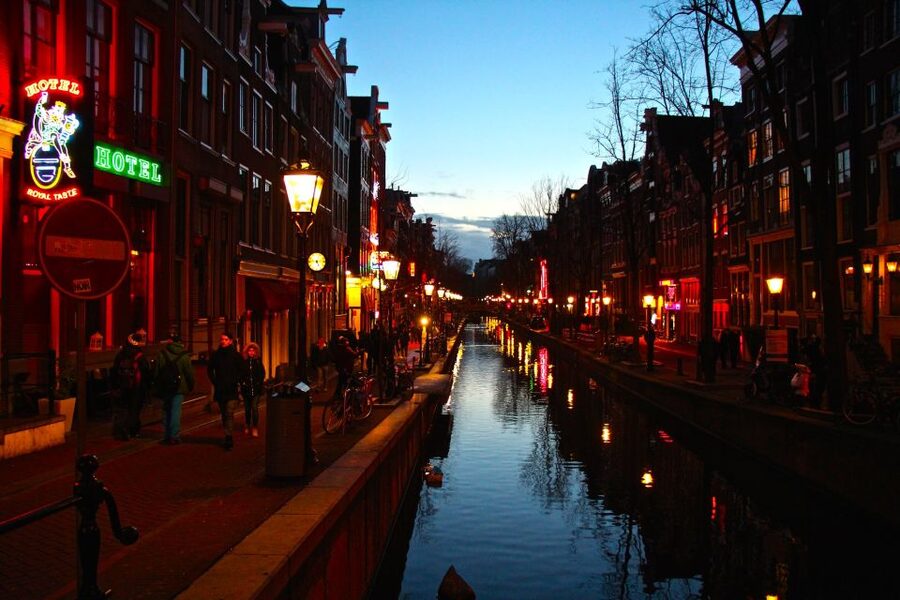 Amsterdam: Red Light District Walking Tour - What Makes the Guide Matter, and Why You Should Care About the Names