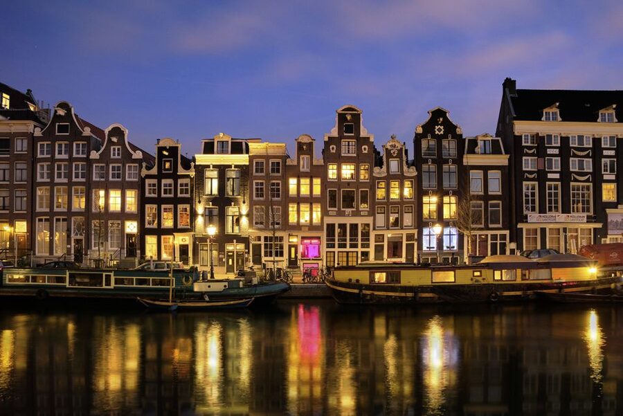 Amsterdam: Red Light District walking tour - Price and value: is $33 worth 2 hours in the Red Light District?