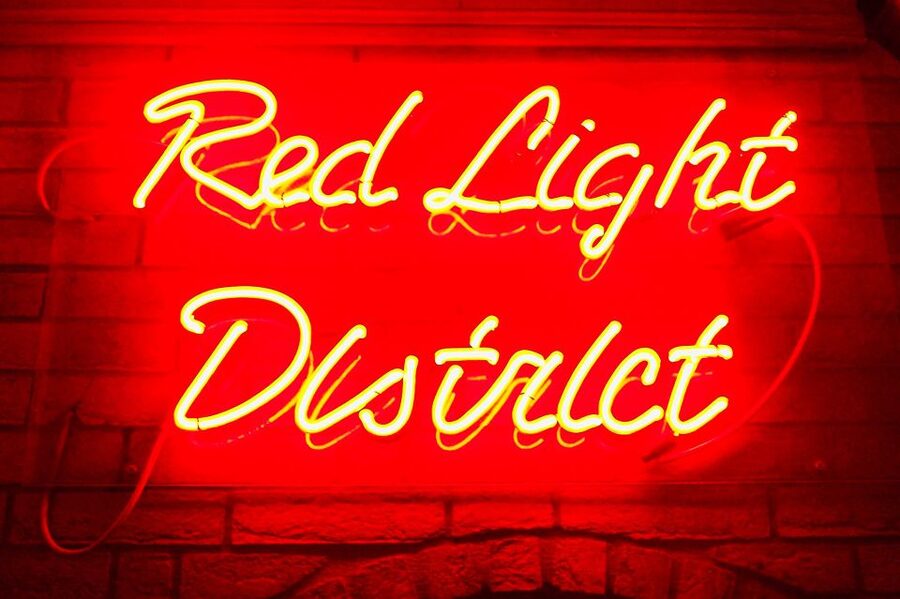Amsterdam: Red Light District walking tour - The 2-hour route: how the walk makes the district make sense