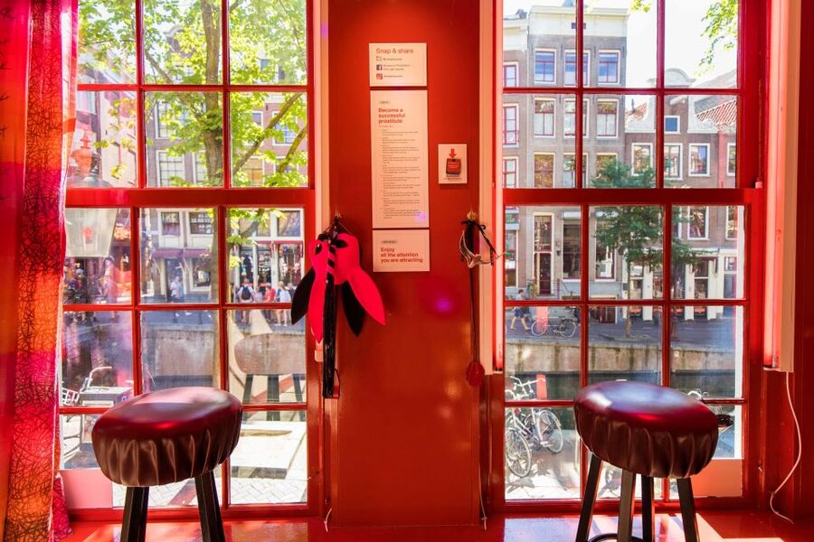 Amsterdam: Red Light Secrets Museum and 1-Hour Canal Cruise - The canal cruise slot you reserve after you arrive