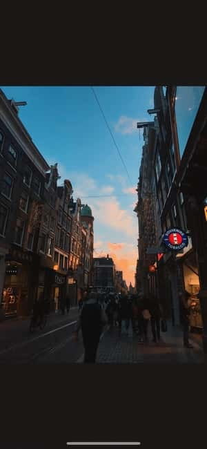 Amsterdam: Red light tour in German/English for groups of 4 people or more - Who this tour is best for
